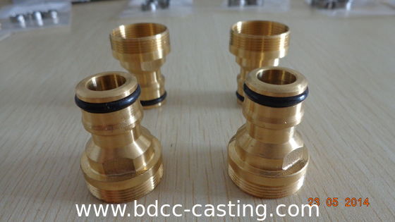 Raccordi per tubi flessibili personalizzati con tutti i tipi di finiture, prodotti in Cina da un produttore professionale