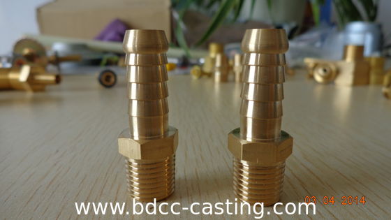 Raccordo per tubo flessibile in ottone personalizzato con tutti i tipi di finiture, prodotto da un produttore professionista cinese