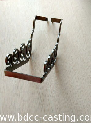 Stampaggio, Alloggiamenti per manometri, Parti stampate in metallo in acciaio inossidabile con tutti i tipi di finiture, Parti stampate