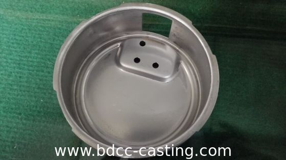 Alloggiamenti per manometri, parti stampate in metallo in acciaio inossidabile con tutti i tipi di finiture, parti stampate