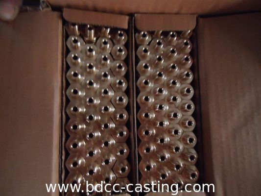 Connettore per contatore dell'acqua in ottone personalizzato con tutti i tipi di finiture, prodotto da un produttore professionista cinese