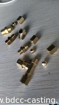 GAMMA DI RACCORDI A COMPRESSIONE CNC PERSONALIZZATI, TEE, GOMITO, GIUNTO, adattatore, fabbricati in Cina da produttore professionale