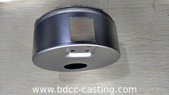 Alloggiamenti per manometri, parti stampate in metallo in acciaio inossidabile con tutti i tipi di finiture, parti stampate