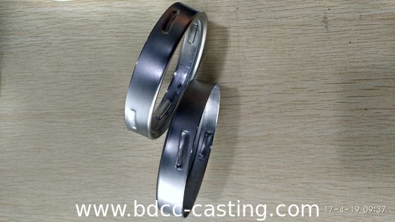 Alloggiamenti per manometri, parti stampate in metallo in acciaio inossidabile con tutti i tipi di finiture, parti stampate