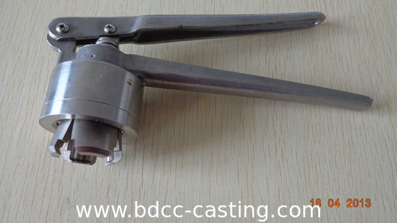 Pinze per aggraffatura  Vasche personalizzate coperchio antifurto; la stampa a colori può essere personalizzata in base alle esigenze del cliente