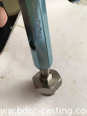 Parti lavorati a CNC, Lavorazione di parti di tutti i tipi di materiali; Lavorazione CNC, Centro di lavoro CNC