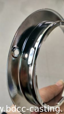 Stampaggio, Alloggiamenti per manometri, Parti stampate in metallo in acciaio inossidabile con tutti i tipi di finiture, Parti stampate