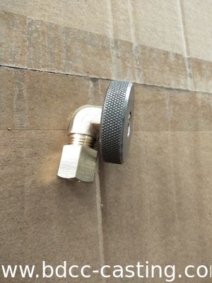 Lavorazione personalizzata di tutti i tipi di raccordi per tubi, adattatori, raccordi filettati in ottone, elementi di fissaggio in ottone, viti in ottone, ottone filettato