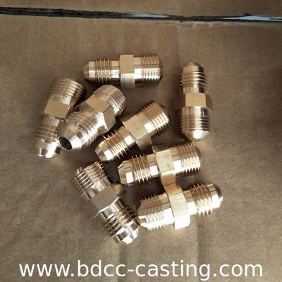 Lavorazione personalizzata di tutti i tipi di raccordi per tubi, adattatori, lavorazione CNC, raccordi in ottone, dadi e bulloni in ottone. Raccordi filettati in ottone