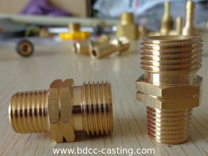 Connettore rapido in ottone personalizzato con tutti i tipi di finiture, prodotto da un produttore professionista cinese