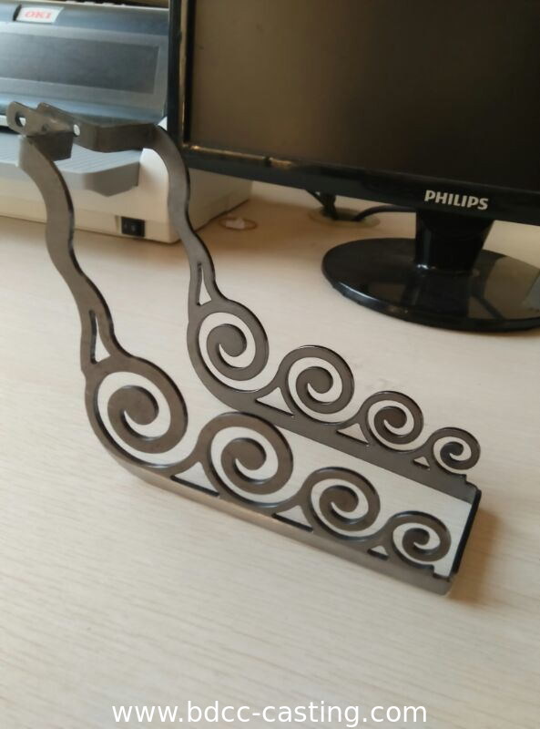 Stampaggio, Alloggiamenti per manometri, Parti stampate in metallo in acciaio inossidabile con tutti i tipi di finiture, Parti stampate