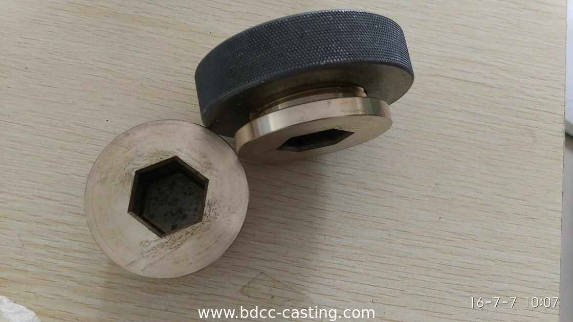 Forgiatura tappo olio in lega di rame per lavorazione CNC, Lavorazione personalizzata di tutti i tipi di parti meccaniche, parti per lavorazioni meccaniche