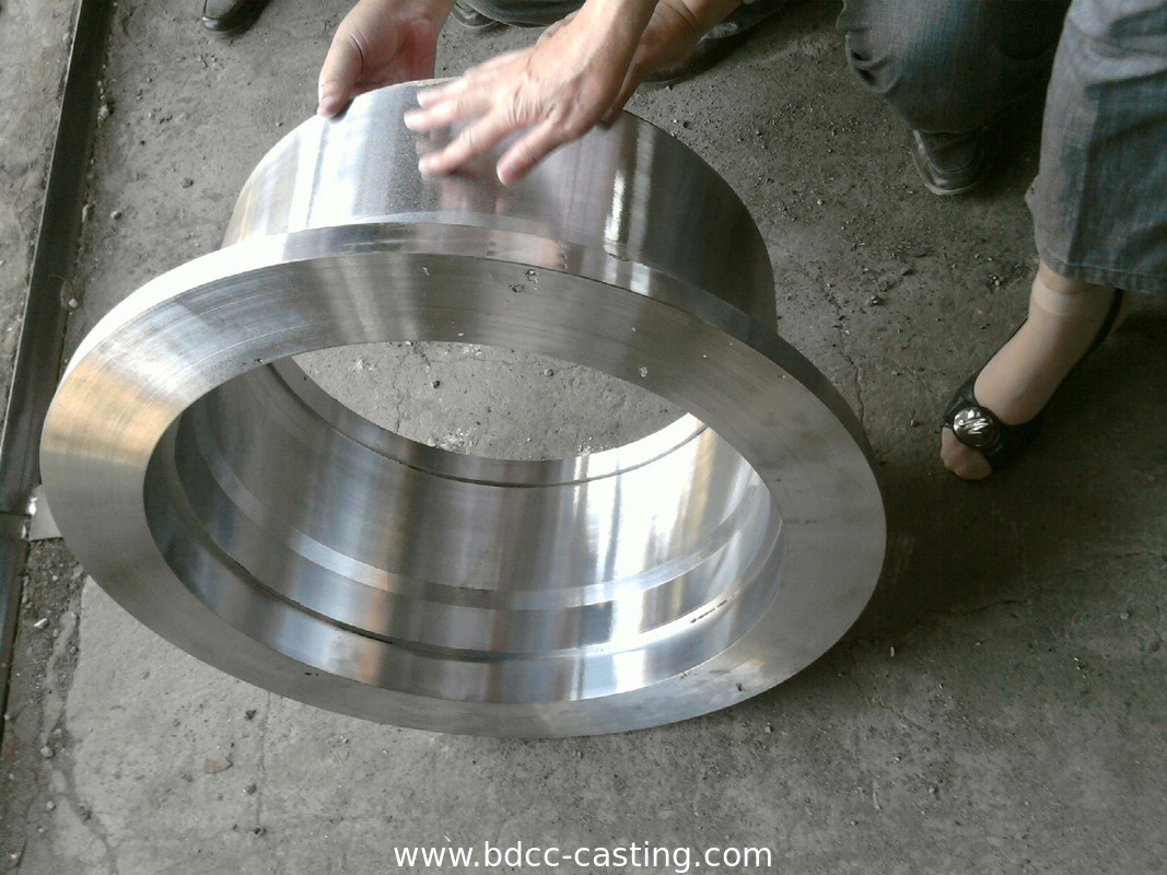 FUSIONE IN SABBIA DI ACCIAIO WCB DI GRADO, FUSIONE DI TESTA E SOTTOGONNA, Componenti fusi in sabbia personalizzati con tutti i tipi di finitura