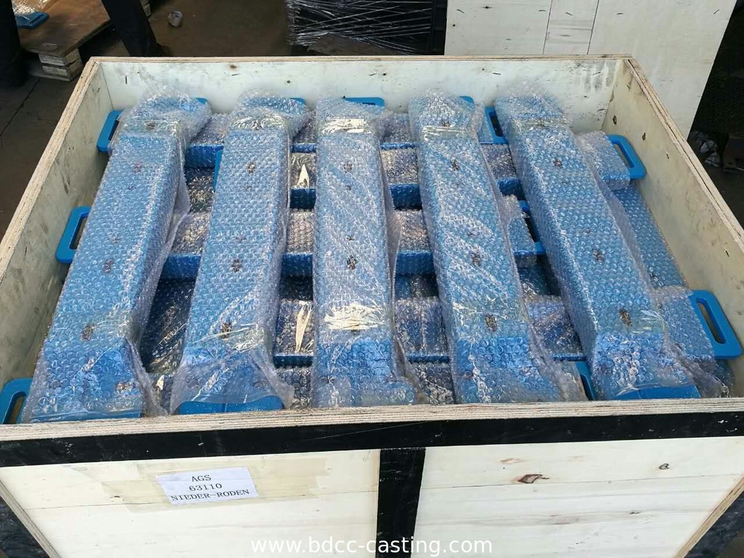 Personalizza la piastra di supporto meccanico, parte tornita di precisione con lavorazione CNC, prodotta in Cina da un produttore professionale