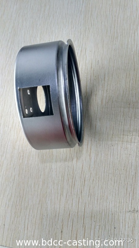 Alloggiamenti per manometri, parti stampate in metallo in acciaio inossidabile con tutti i tipi di finiture, parti stampate