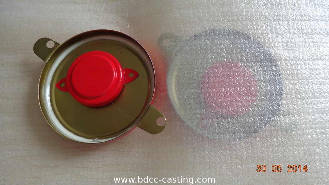 Coperchio antifurto per vasche personalizzate; la stampa a colori può essere personalizzata in base alle esigenze del cliente