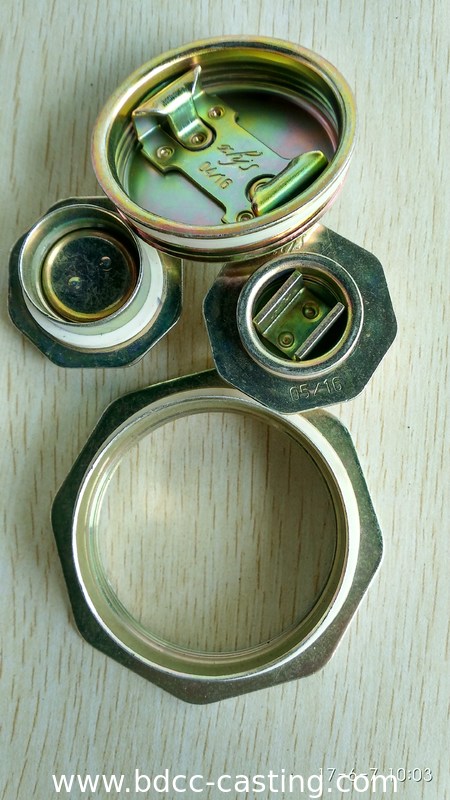 Coperchio antifurto per vasche personalizzate, coperchio filettato, flangia per vasca; la stampa a colori può essere personalizzata in base alle esigenze del cliente