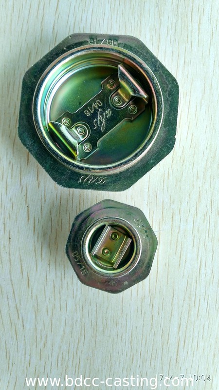 Coperchio antifurto per vasche personalizzate, coperchio filettato, flangia per vasca; la stampa a colori può essere personalizzata in base alle esigenze del cliente