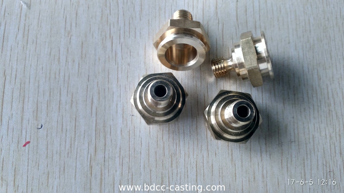 GAMMA DI RACCORDI A COMPRESSIONE CNC PERSONALIZZATI, TEE, GOMITO, GIUNTO, adattatore, fabbricati in Cina da produttore professionale