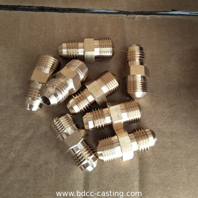 Lavorazione personalizzata di tutti i tipi di raccordi per tubi, adattatori, lavorazione CNC, raccordi in ottone, dadi e bulloni in ottone. Raccordi filettati in ottone